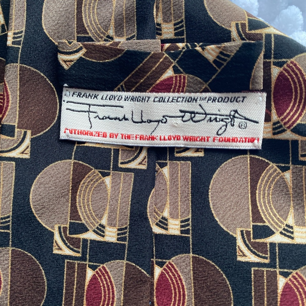 Frank Lloyd Wright Tie Mens~Museum Gates~Multi Brown Tan Wine Geometric Silk VGC - Picture 2 of 6